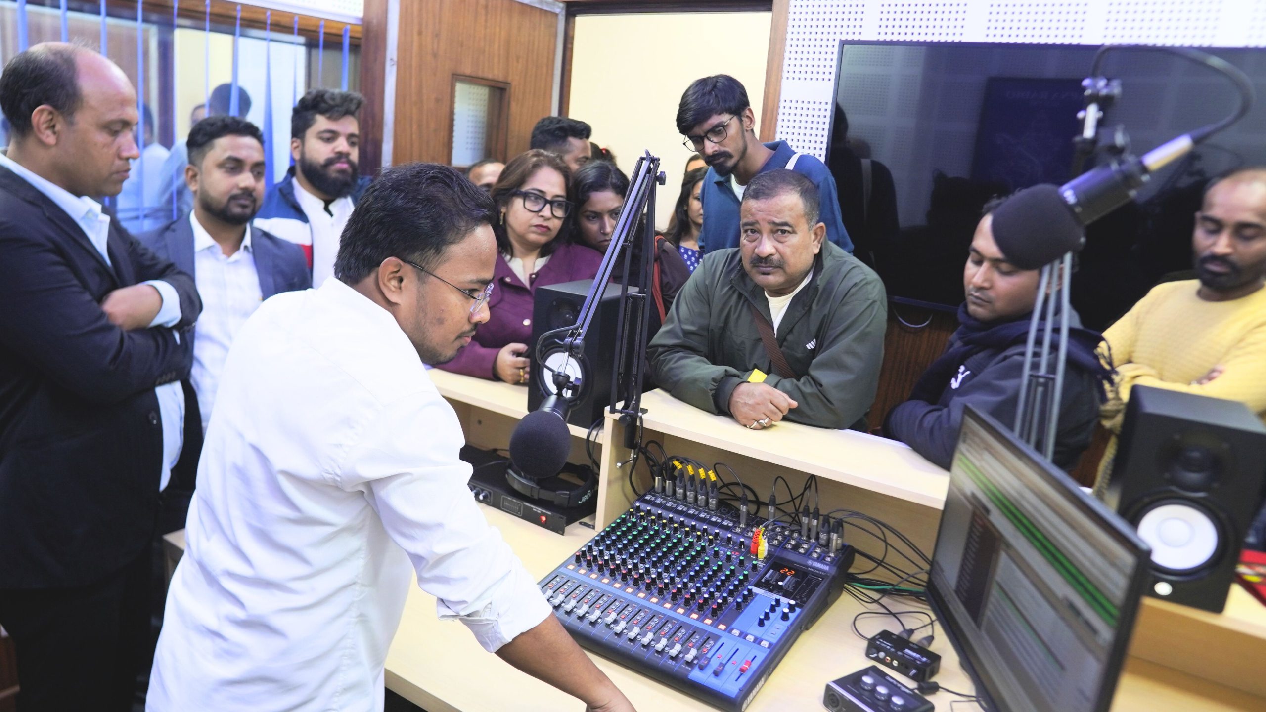 Community Radio (1)